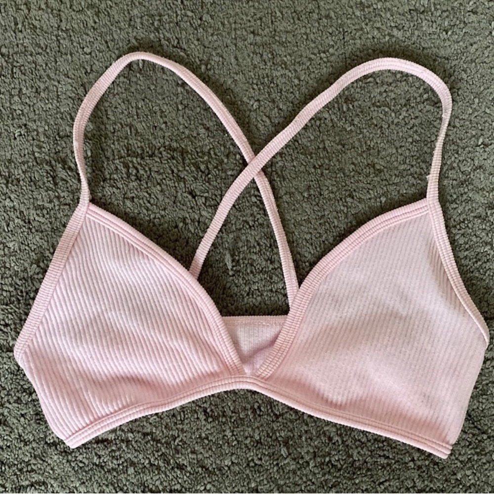 * Closet Clearout 💫 * Urban Outfitters - Out from Under - Ribbed pink Bralette